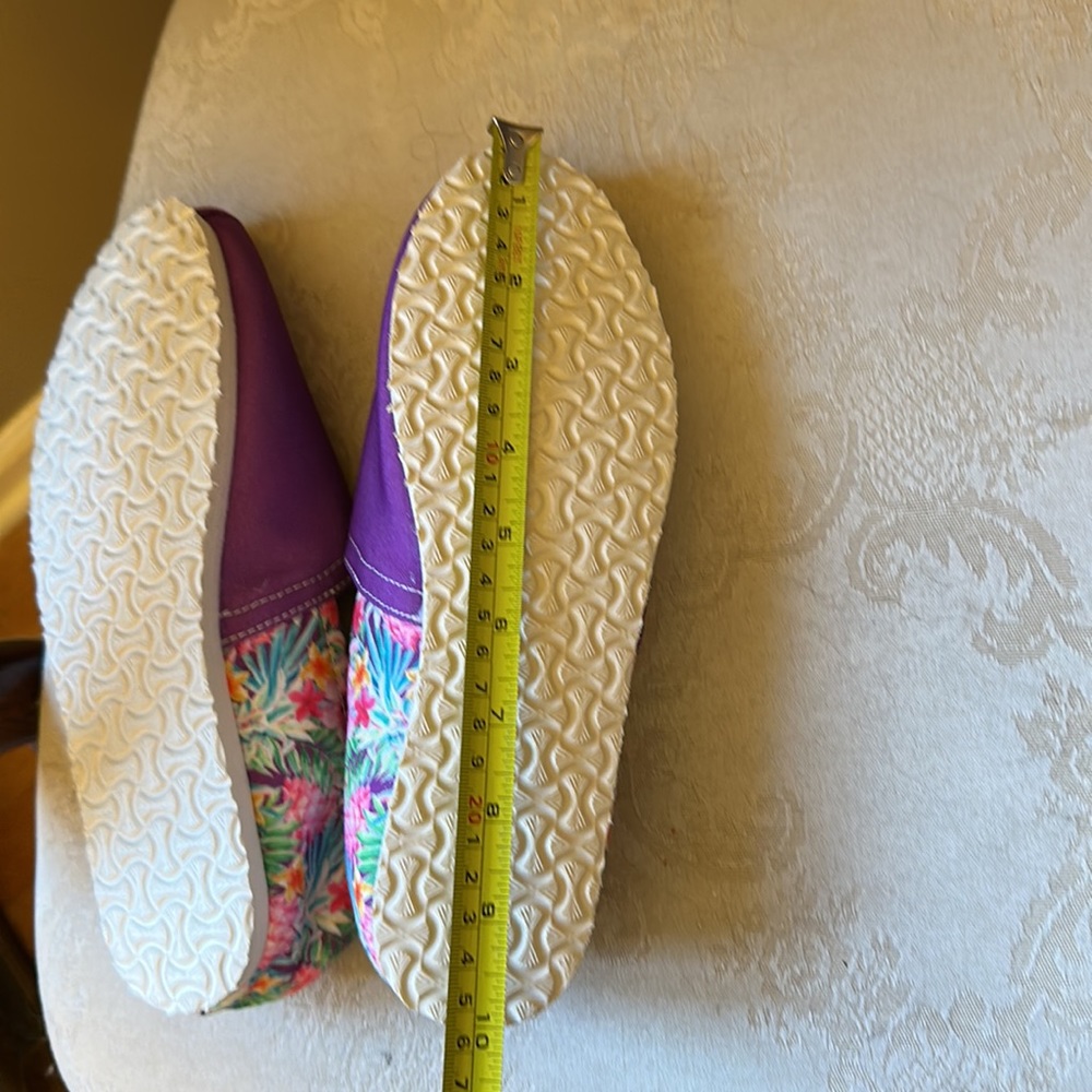 Brand new Yes We Vibe canvas espadrilles in purple/floral pattern - Picture 6 of 7